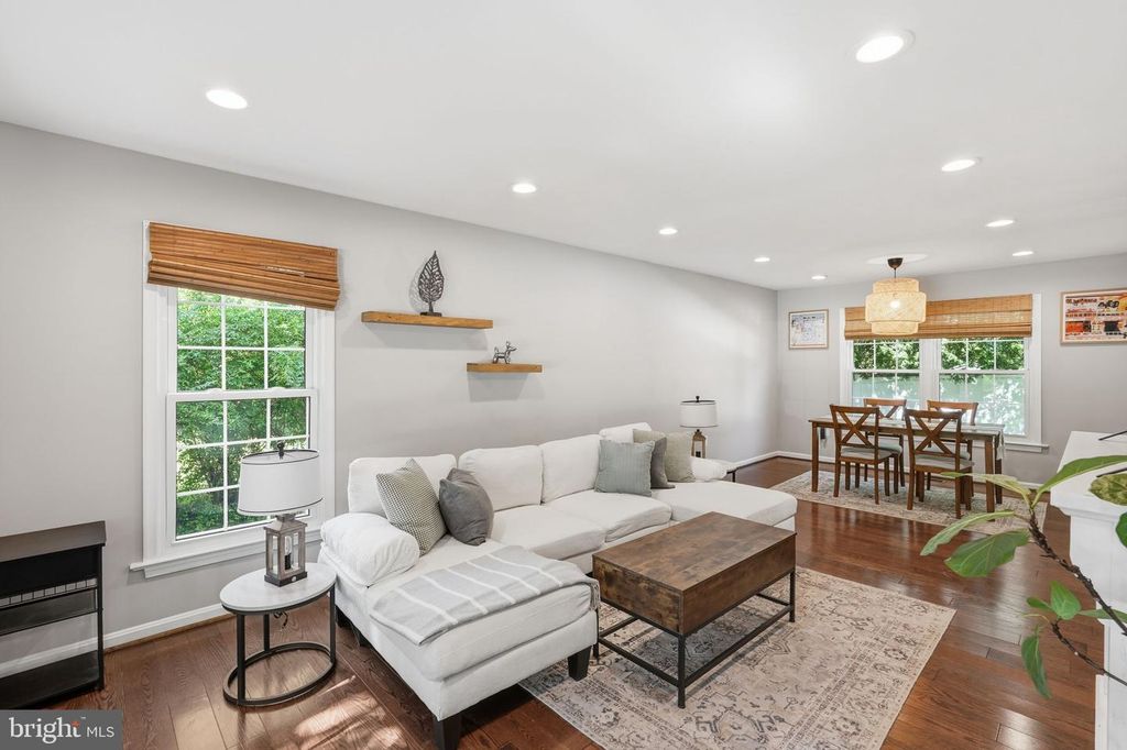 7832 FORDSON RD, Alexandria, VA 22306