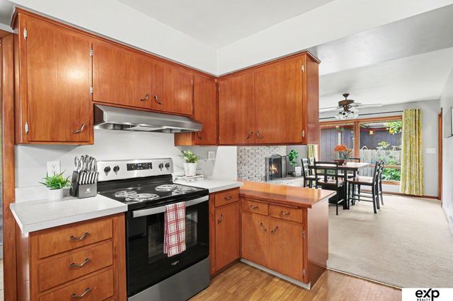 2201 S 50th Street, Lincoln, NE 68506