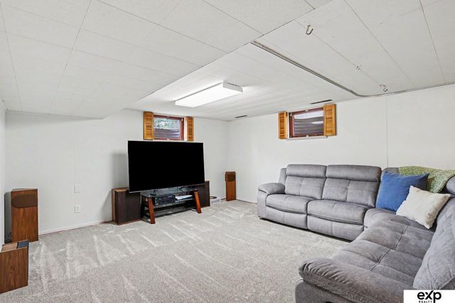 2201 S 50th Street, Lincoln, NE 68506