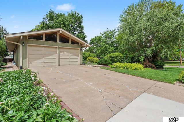 2201 S 50th Street, Lincoln, NE 68506