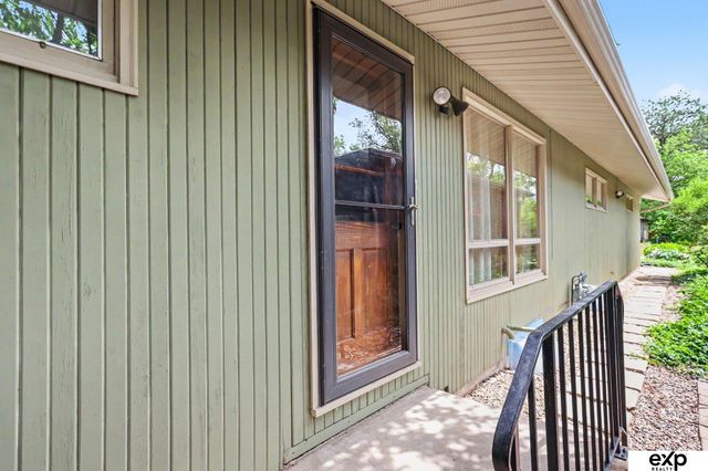 2201 S 50th Street, Lincoln, NE 68506