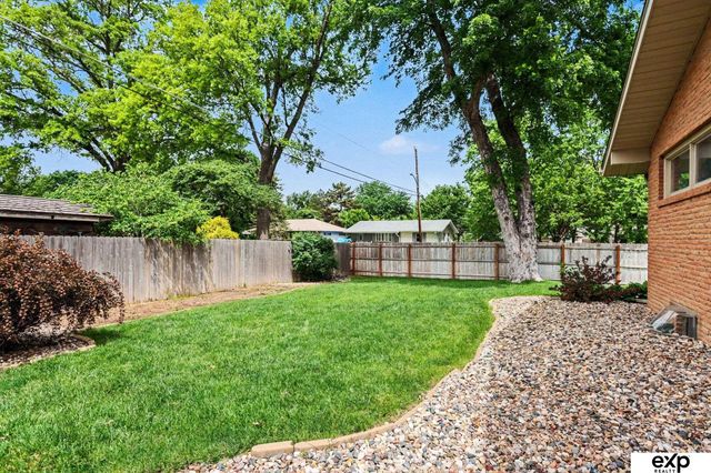 2201 S 50th Street, Lincoln, NE 68506