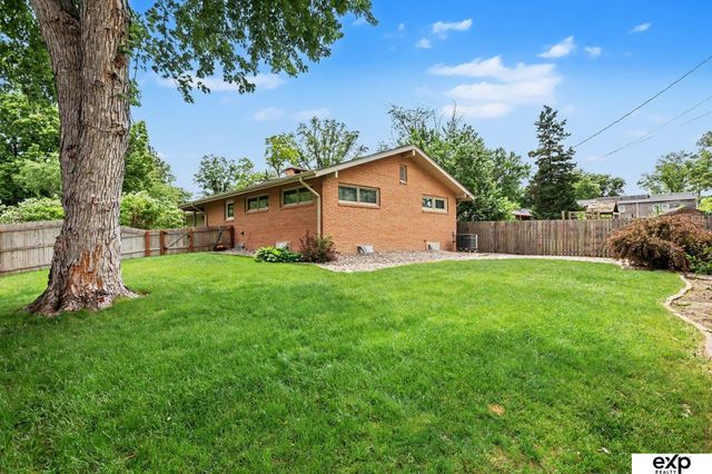 2201 S 50th Street, Lincoln, NE 68506