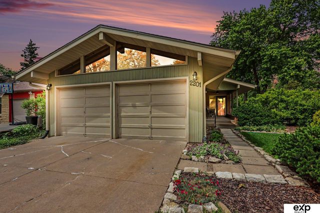 2201 S 50th Street, Lincoln, NE 68506