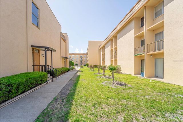 5820 N CHURCH AVENUE 422, Tampa, FL 33614