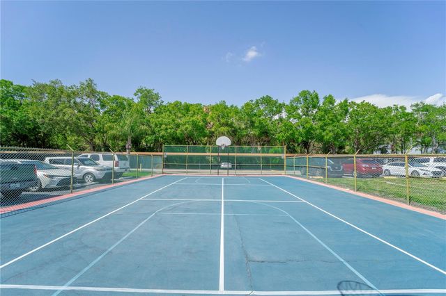 5820 N CHURCH AVENUE 422, Tampa, FL 33614