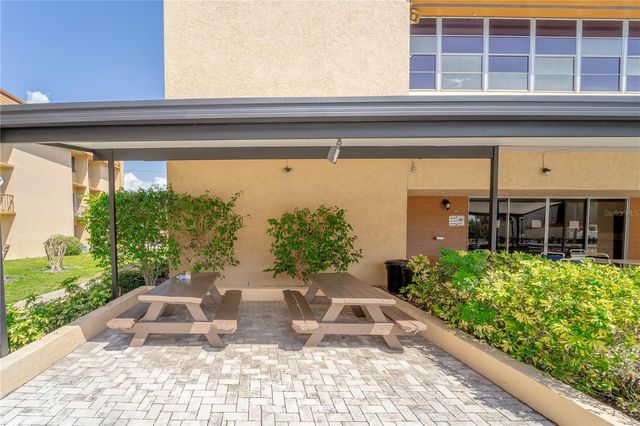 5820 N CHURCH AVENUE 422, Tampa, FL 33614