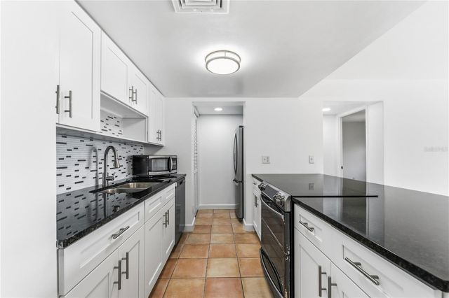 5820 N CHURCH AVENUE 422, Tampa, FL 33614