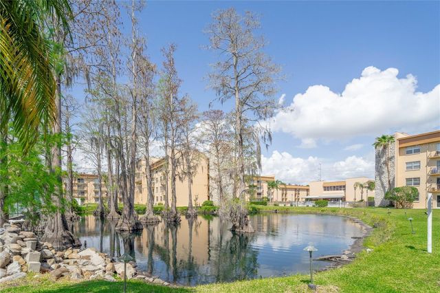 5820 N CHURCH AVENUE 422, Tampa, FL 33614