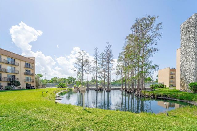 5820 N CHURCH AVENUE 422, Tampa, FL 33614