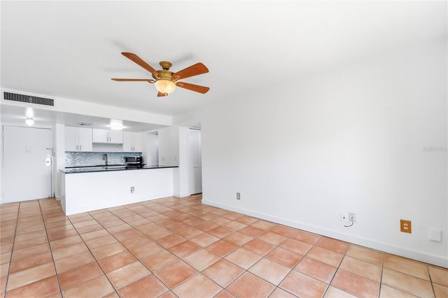 5820 N CHURCH AVENUE 422, Tampa, FL 33614