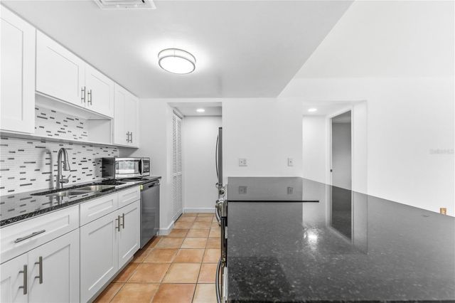 5820 N CHURCH AVENUE 422, Tampa, FL 33614