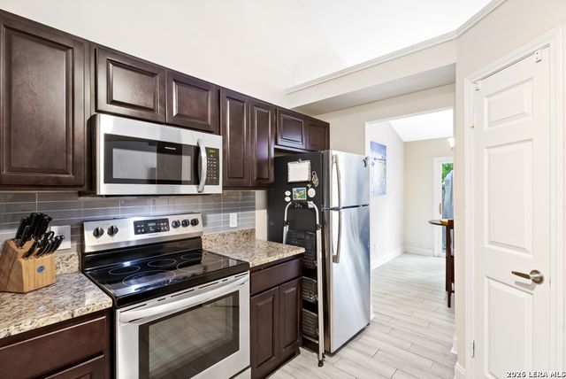 7722 Branston, San Antonio, TX 78250
