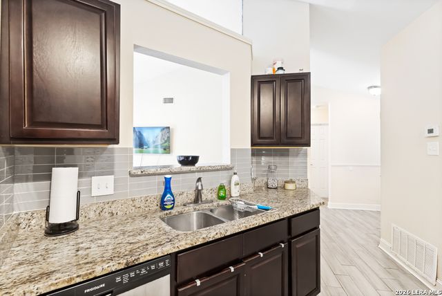 7722 Branston, San Antonio, TX 78250
