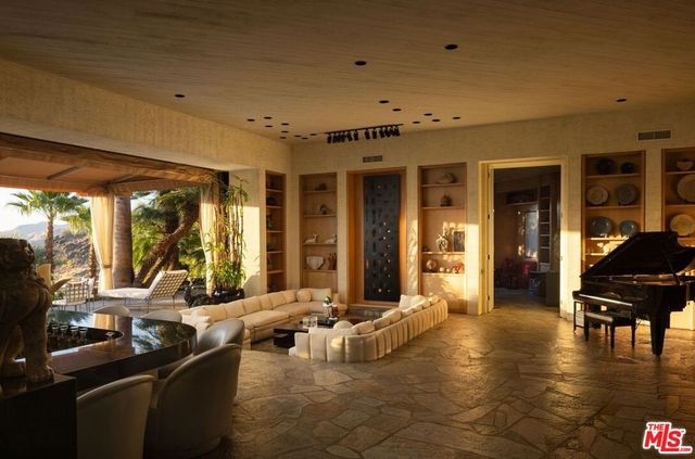 555 N Patencio Road, Palm Springs, CA 92262