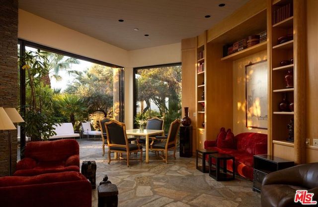 555 N Patencio Road, Palm Springs, CA 92262
