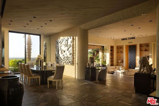 555 N Patencio Road, Palm Springs, CA 92262
