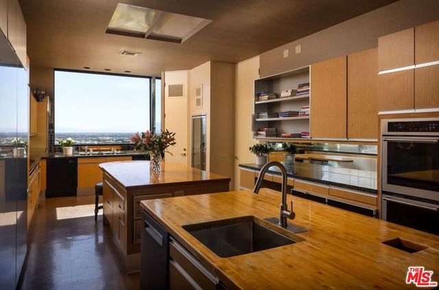 555 N Patencio Road, Palm Springs, CA 92262