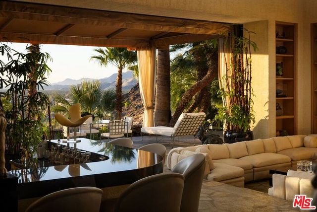 555 N Patencio Road, Palm Springs, CA 92262