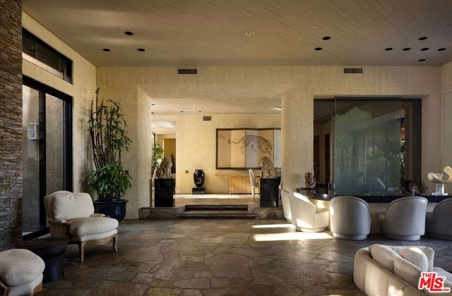 555 N Patencio Road, Palm Springs, CA 92262