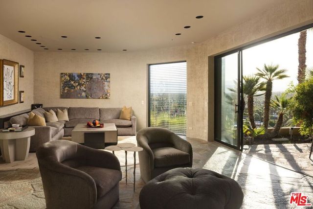 555 N Patencio Road, Palm Springs, CA 92262