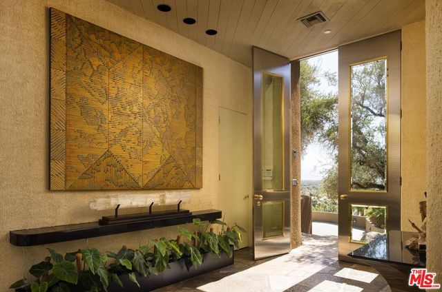 555 N Patencio Road, Palm Springs, CA 92262