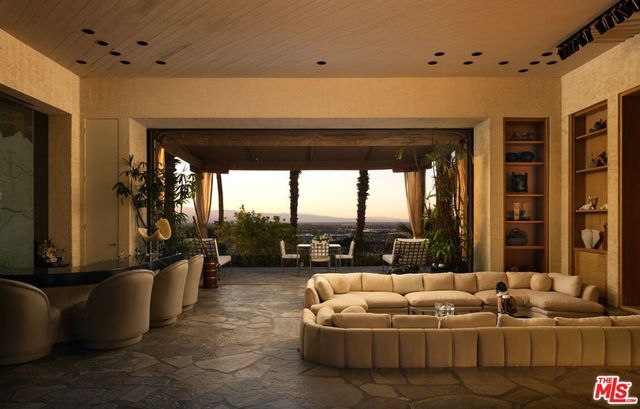 555 N Patencio Road, Palm Springs, CA 92262