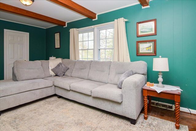 5811 Penguin DR, Roanoke, VA 24018