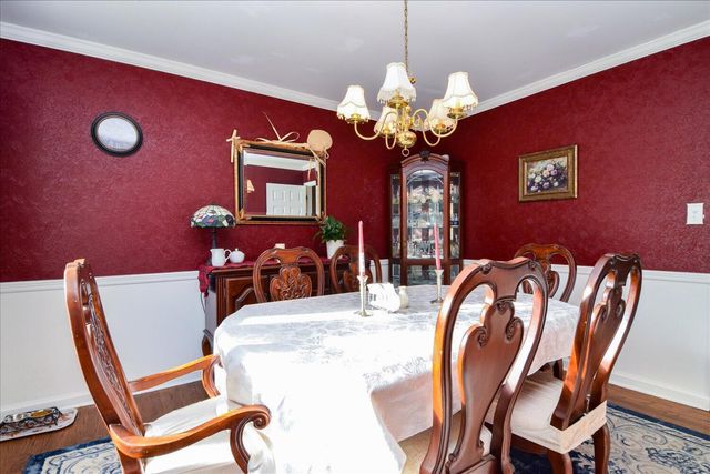 5811 Penguin DR, Roanoke, VA 24018