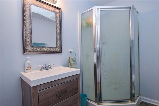 5811 Penguin DR, Roanoke, VA 24018