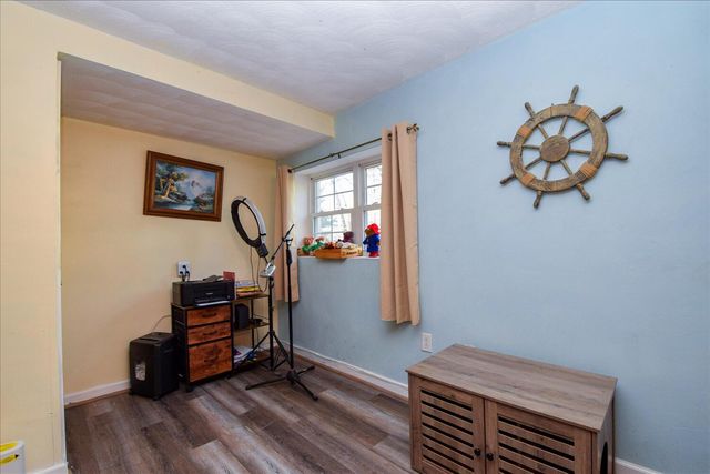 5811 Penguin DR, Roanoke, VA 24018