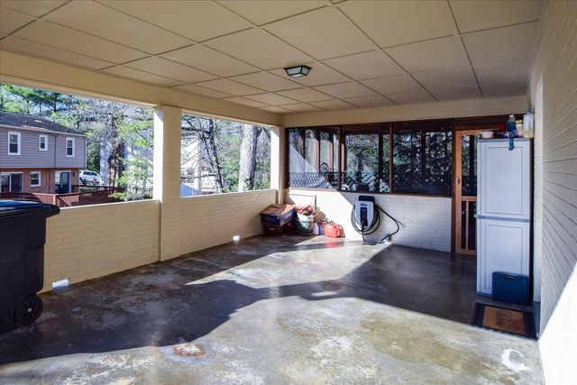 5811 Penguin DR, Roanoke, VA 24018