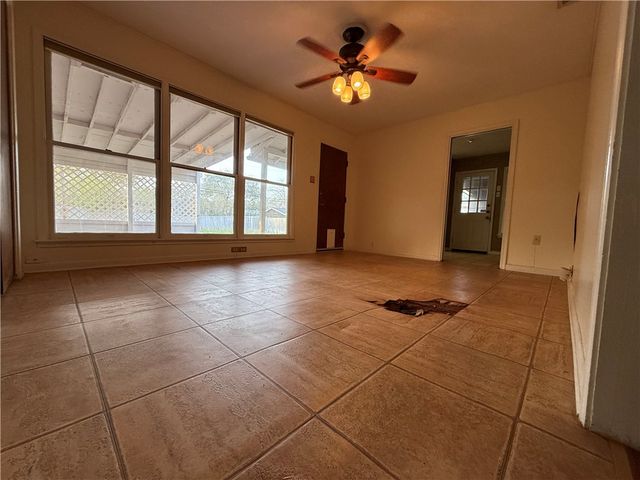 616 Sorrell St, Corpus Christi, TX 78404