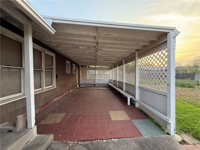 616 Sorrell St, Corpus Christi, TX 78404