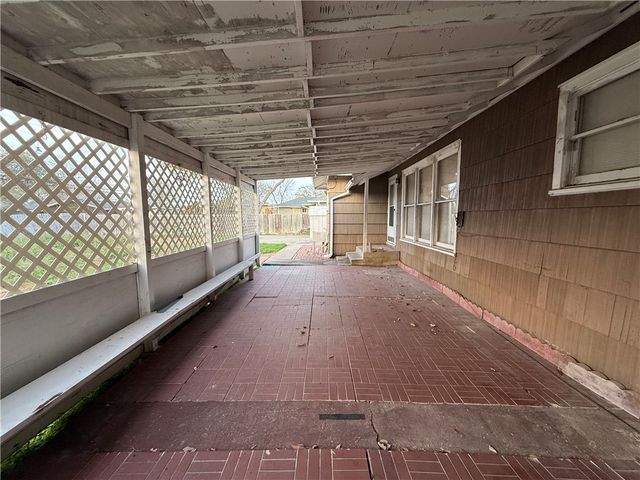 616 Sorrell St, Corpus Christi, TX 78404