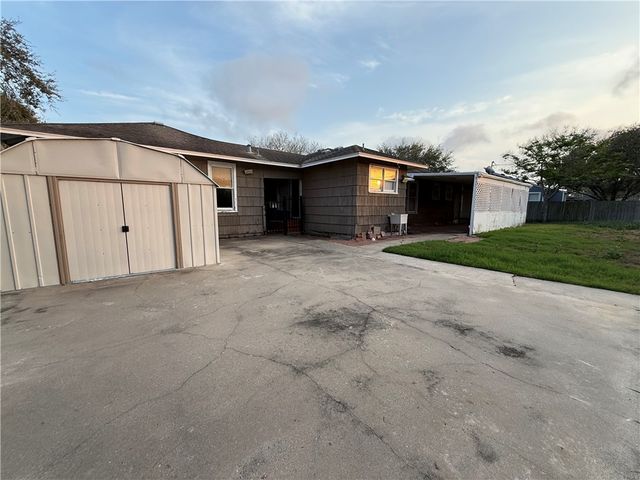 616 Sorrell St, Corpus Christi, TX 78404