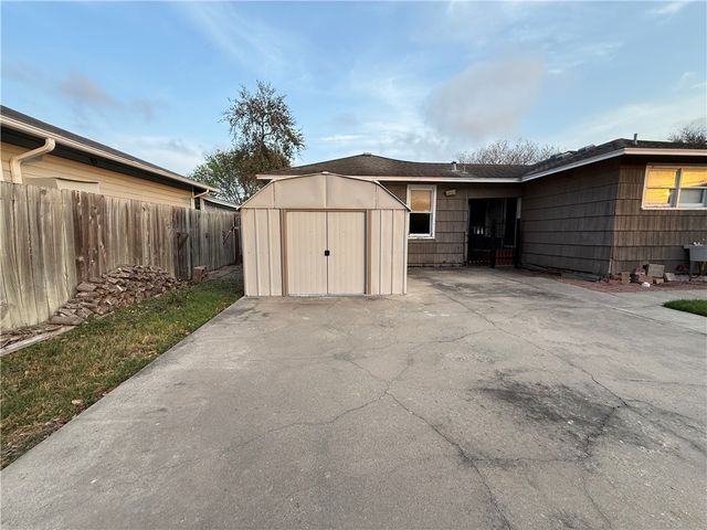 616 Sorrell St, Corpus Christi, TX 78404