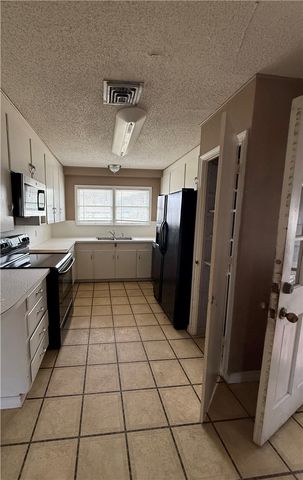 616 Sorrell St, Corpus Christi, TX 78404