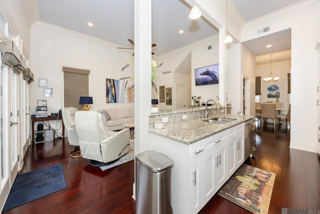 1925 S Chippewa St, New Orleans, LA 70130