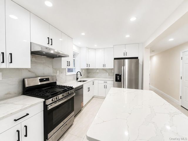 16515 65th Avenue 2 FL, Fresh Meadows, NY 11365