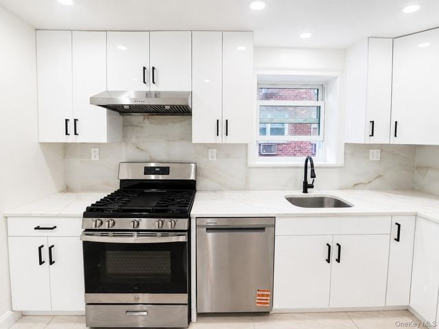16515 65th Avenue 2 FL, Fresh Meadows, NY 11365
