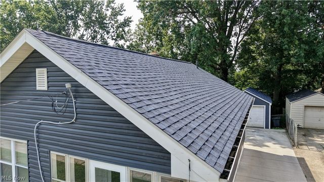 1870 Shaw Avenue, Akron, OH 44305