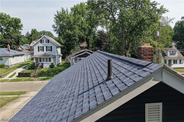 1870 Shaw Avenue, Akron, OH 44305