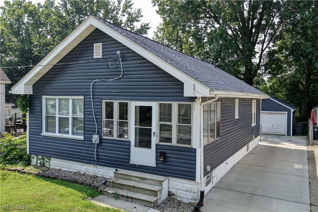 1870 Shaw Avenue, Akron, OH 44305