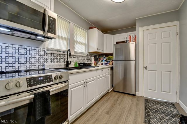 1870 Shaw Avenue, Akron, OH 44305