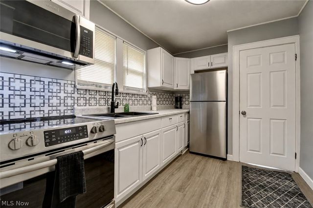 1870 Shaw Avenue, Akron, OH 44305