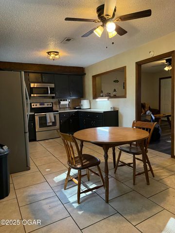 302 Cullum Court, Diamond, MO 64840