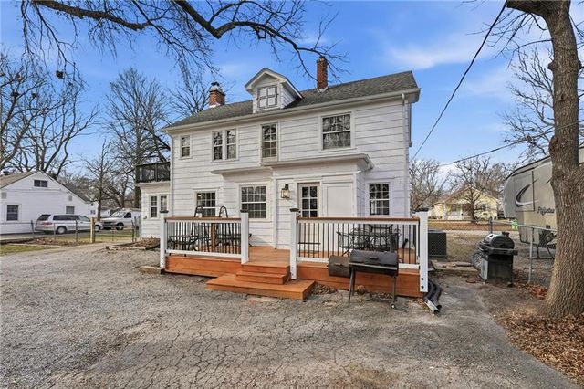 831 S Willow Street, Ottawa, KS 66067