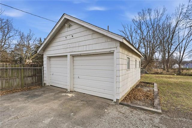 831 S Willow Street, Ottawa, KS 66067