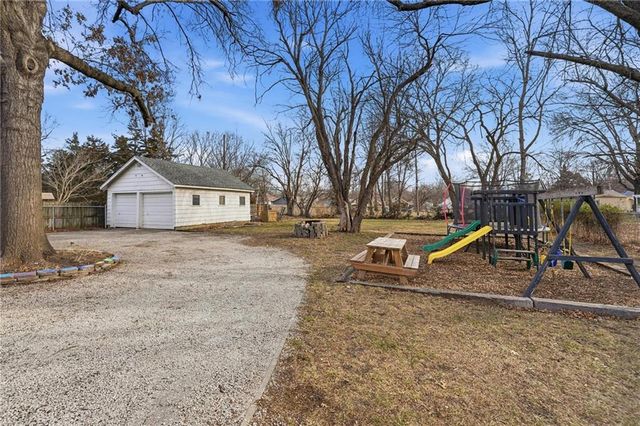 831 S Willow Street, Ottawa, KS 66067